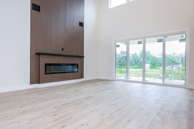 8806 Dogwood Dr, Tomball, TX 77375