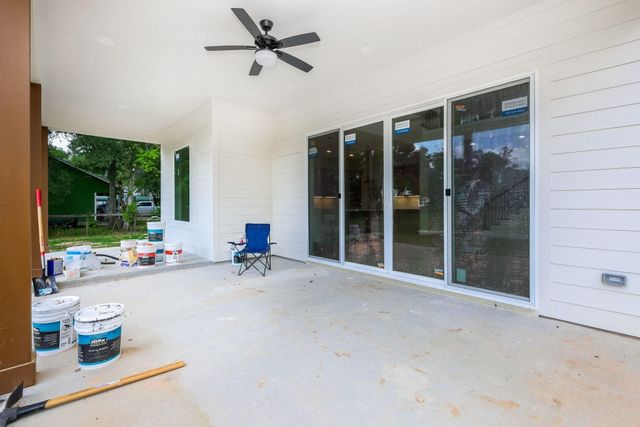 8806 Dogwood Dr, Tomball, TX 77375