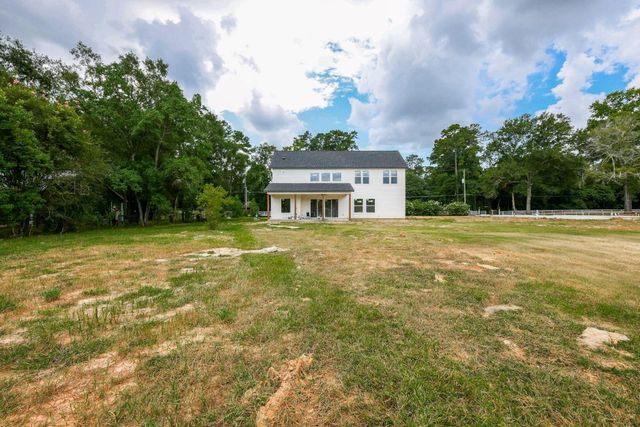 8806 Dogwood Dr, Tomball, TX 77375