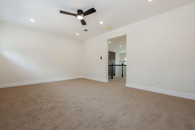 8806 Dogwood Dr, Tomball, TX 77375