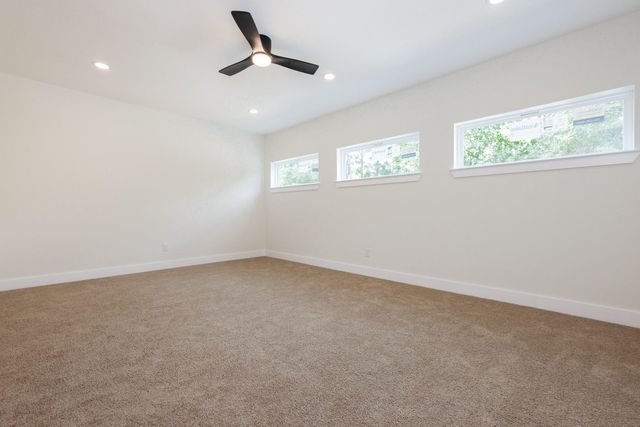 8806 Dogwood Dr, Tomball, TX 77375