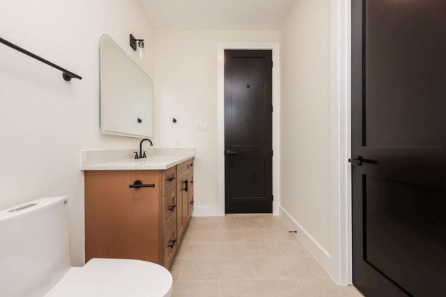 8806 Dogwood Dr, Tomball, TX 77375