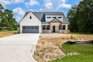 8806 Dogwood Dr, Tomball, TX 77375