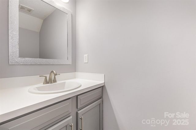 6319 Windsor Gate Lane, Charlotte, NC 28215