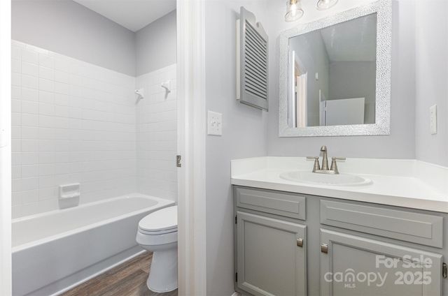 6319 Windsor Gate Lane, Charlotte, NC 28215