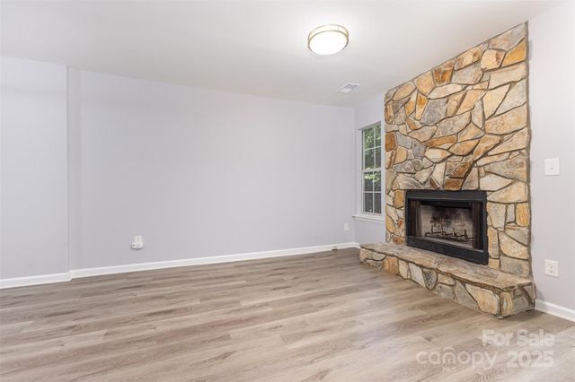 6319 Windsor Gate Lane, Charlotte, NC 28215