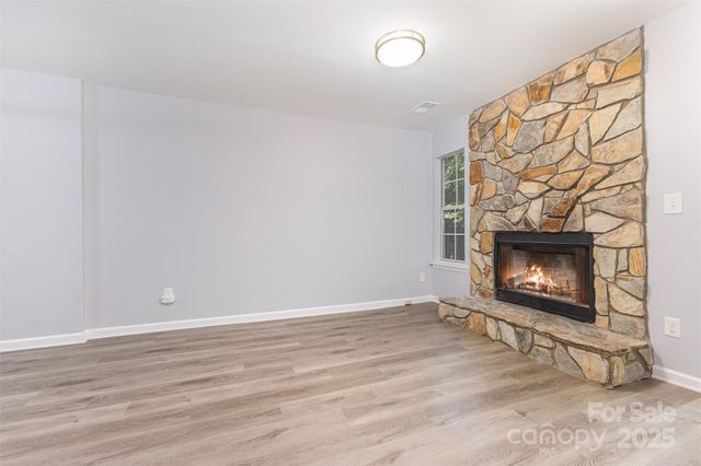 6319 Windsor Gate Lane, Charlotte, NC 28215