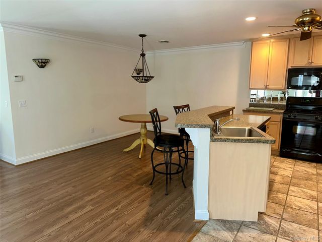 5 White Oak Court 5, Coram, NY 11727