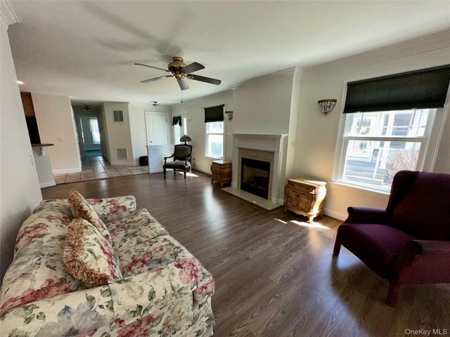 5 White Oak Court 5, Coram, NY 11727
