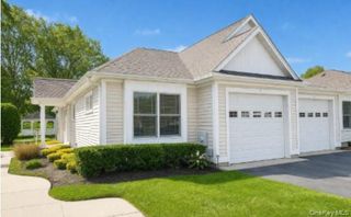 5 White Oak Court 5, Coram, NY 11727