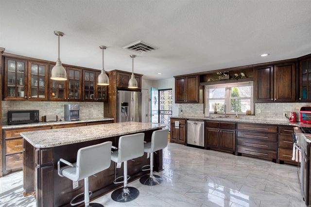 700 W D Avenue, North Little Rock, AR 72116