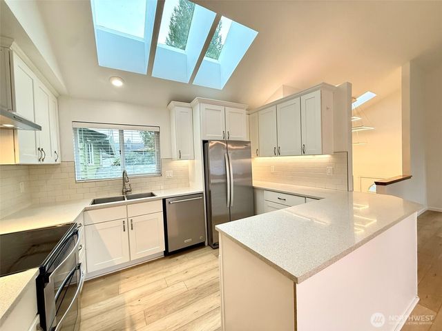 12043 Bartlett Avenue NE, Seattle, WA 98125