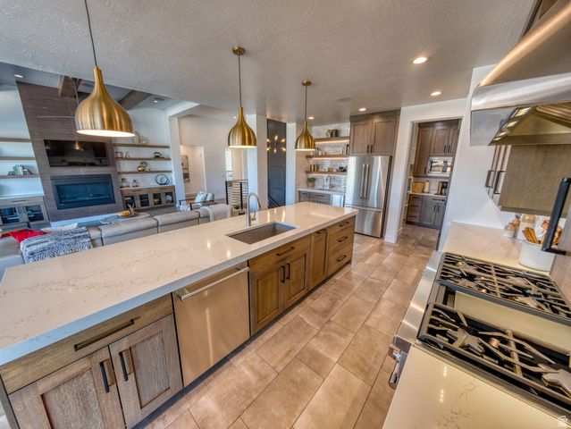2736 W RIVER PARK WAY, Lehi, UT 84043