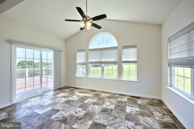 2322 WATER GARDEN DR, Hanover, PA 17331