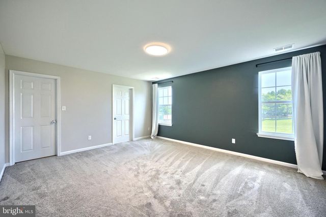 2322 WATER GARDEN DR, Hanover, PA 17331