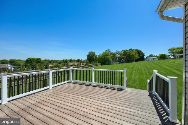 2322 WATER GARDEN DR, Hanover, PA 17331