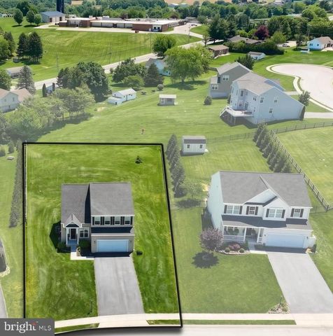 2322 WATER GARDEN DR, Hanover, PA 17331