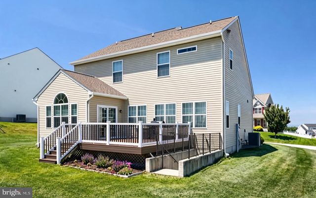 2322 WATER GARDEN DR, Hanover, PA 17331