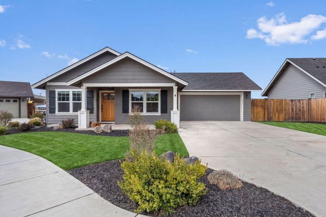 1685 NE 3rd Court, Redmond, OR 97756