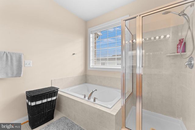 15908 MACKENZIE MANOR DR, Haymarket, VA 20169