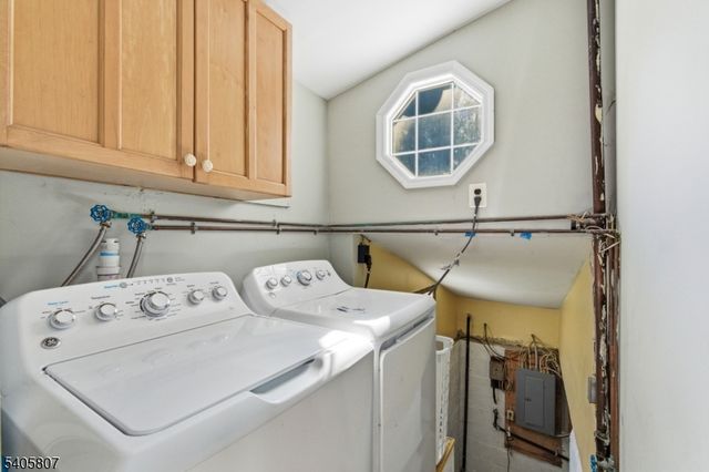 15 Parker Rd, Roxbury Twp., NJ 07856