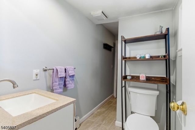 15 Parker Rd, Roxbury Twp., NJ 07856