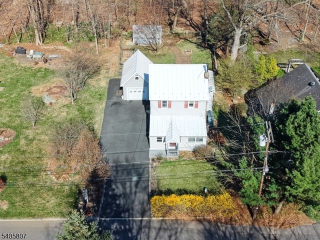 15 Parker Rd, Roxbury Twp., NJ 07856