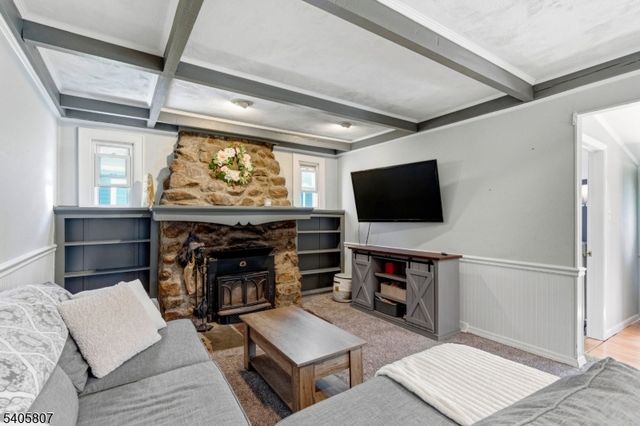 15 Parker Rd, Roxbury Twp., NJ 07856