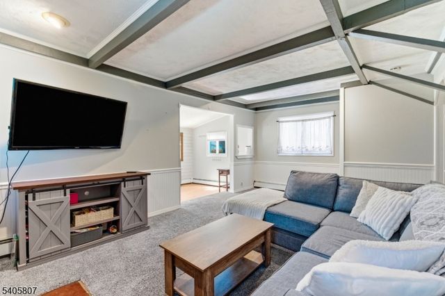 15 Parker Rd, Roxbury Twp., NJ 07856