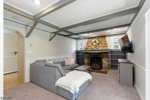 15 Parker Rd, Roxbury Twp., NJ 07856