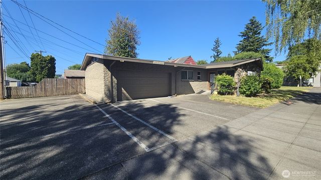 1006 Broadway Street, Longview, WA 98632