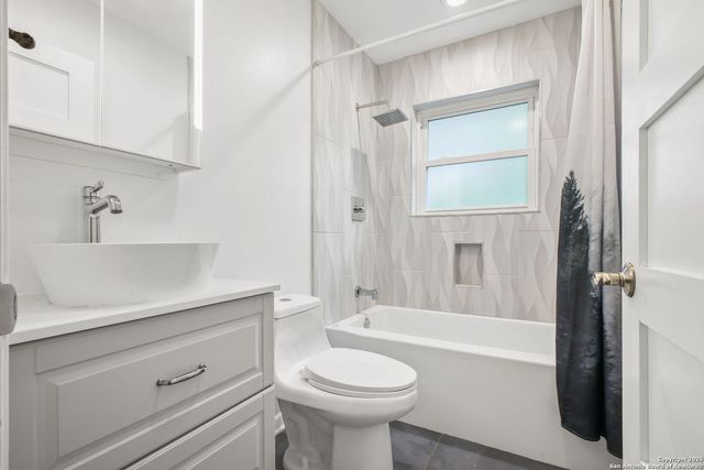 205 El Cerrito, San Antonio, TX 78232