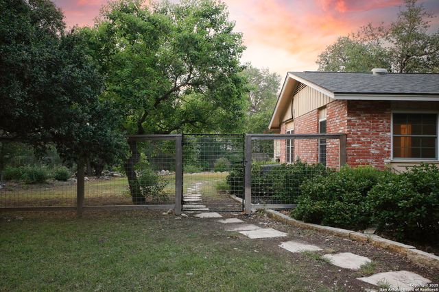 205 El Cerrito, San Antonio, TX 78232