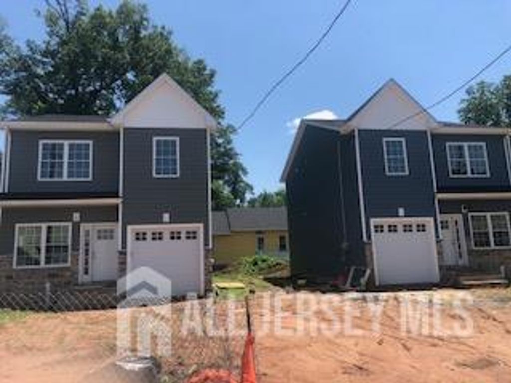 1758 s 2nd Street, Piscataway, NJ 08854