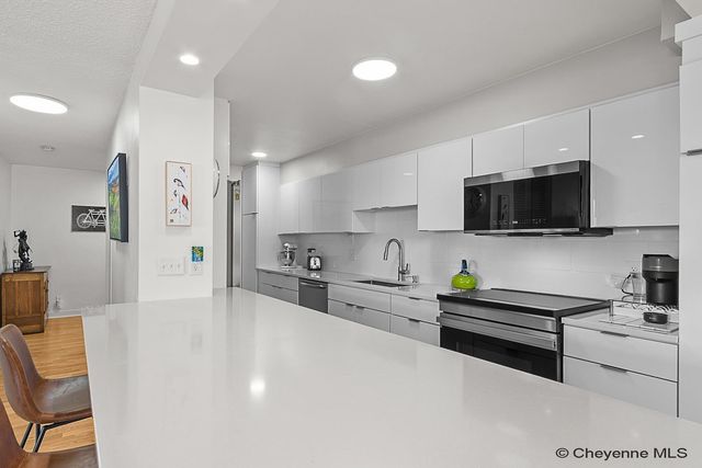 1717 Alexander Ave Apt 302, Cheyenne, WY 82001