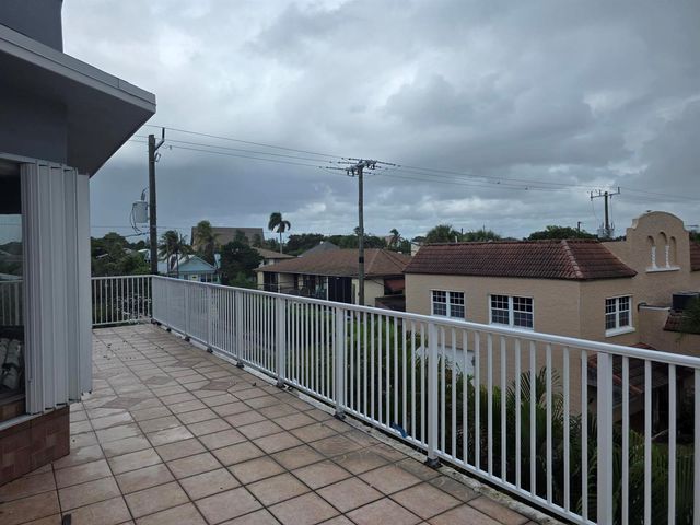 201 S Lakeside Drive, Lake Worth Beach, FL 33460