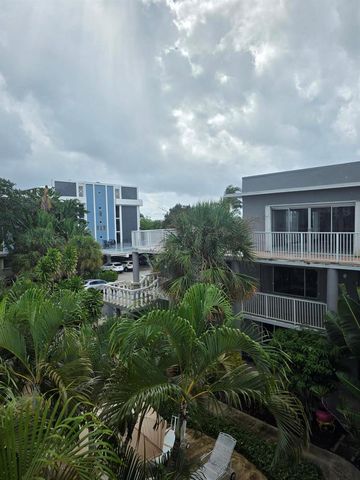 201 S Lakeside Drive, Lake Worth Beach, FL 33460