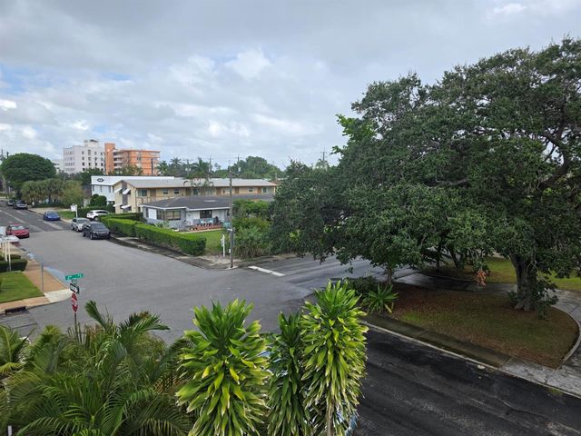 201 S Lakeside Drive, Lake Worth Beach, FL 33460