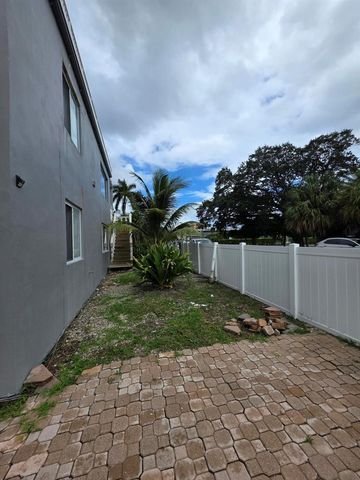 201 S Lakeside Drive, Lake Worth Beach, FL 33460