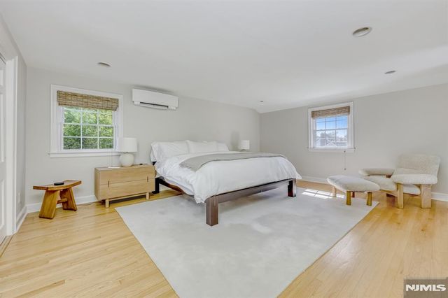 39 Hollis Drive, Ho-ho-kus, NJ 07423