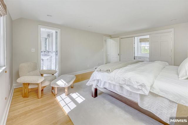39 Hollis Drive, Ho-ho-kus, NJ 07423
