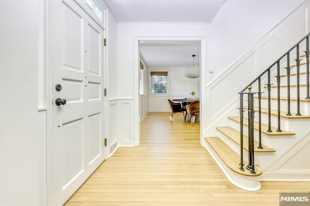 39 Hollis Drive, Ho-ho-kus, NJ 07423