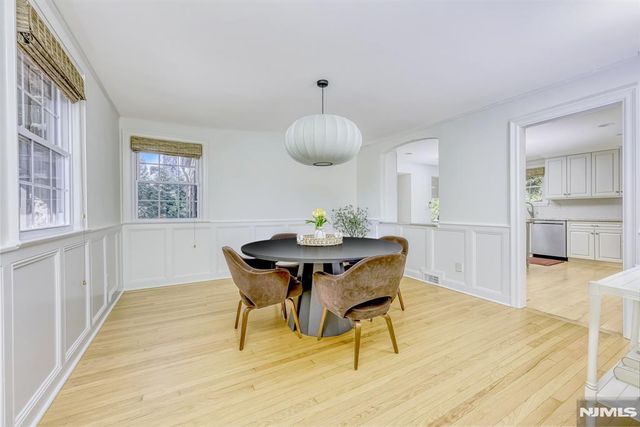 39 Hollis Drive, Ho-ho-kus, NJ 07423