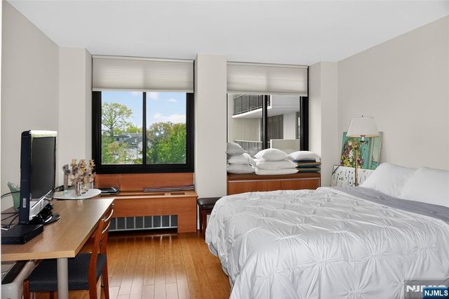 200 Winston Drive 317, Cliffside Park, NJ 07010