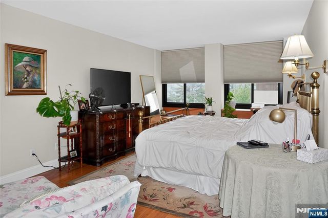 200 Winston Drive 317, Cliffside Park, NJ 07010