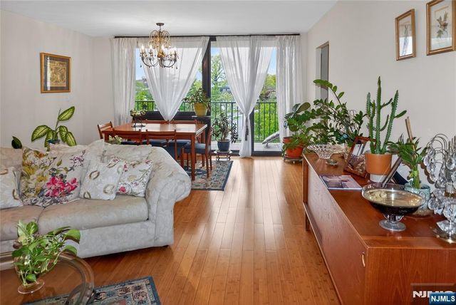 200 Winston Drive 317, Cliffside Park, NJ 07010