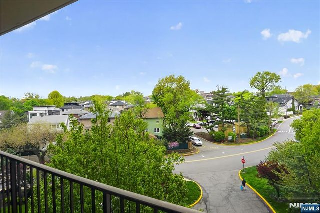 200 Winston Drive 317, Cliffside Park, NJ 07010