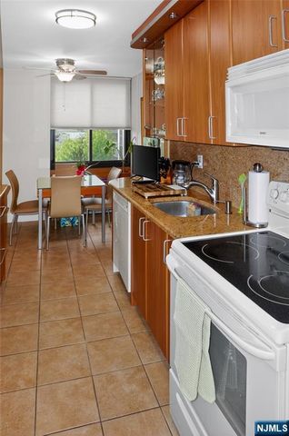 200 Winston Drive 317, Cliffside Park, NJ 07010