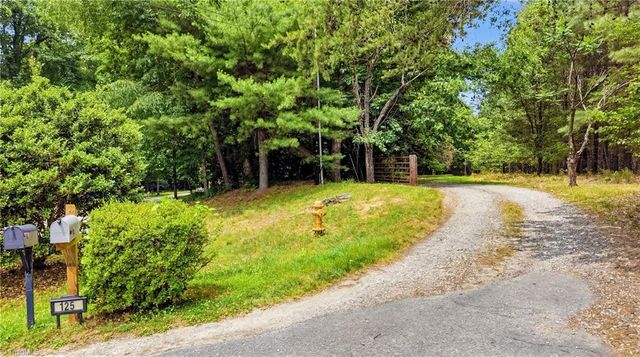 125 Fennell Drive, Kernersville, NC 27284