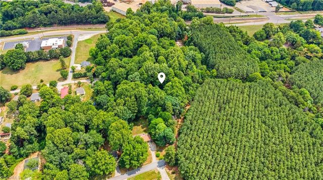 125 Fennell Drive, Kernersville, NC 27284
